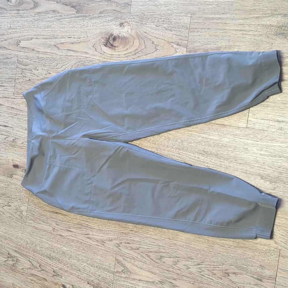 Patagonia loose fit silky gray joggers stretch fit.